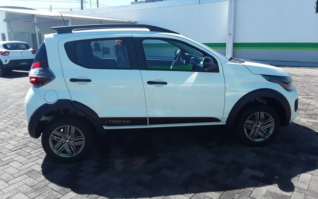 imagem-https://www.socarrao.com.br/sc-vehicle-images-prod/3930021/1789706262416-2_014351.jpg
