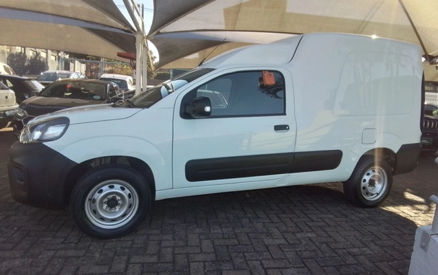 imagem-https://www.socarrao.com.br/sc-vehicle-images-prod/3935537/1789715593588-2_114852.jpg