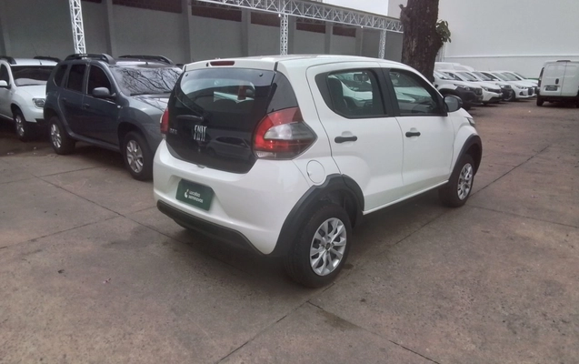 imagem-https://www.socarrao.com.br/sc-vehicle-images-prod/3935754/1789716435281-1_041325.jpg