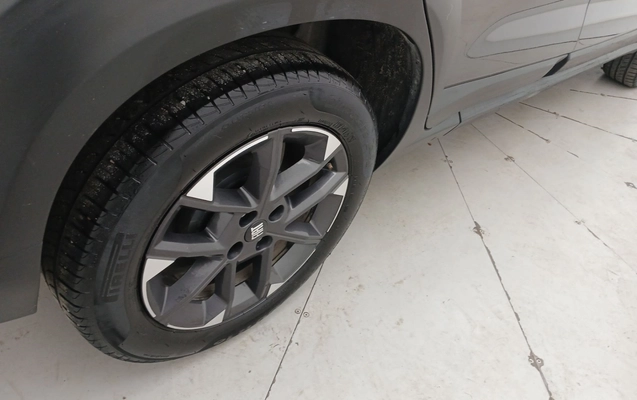 imagem-https://www.socarrao.com.br/sc-vehicle-images-prod/3935760/1789716442778-1_033508.jpg