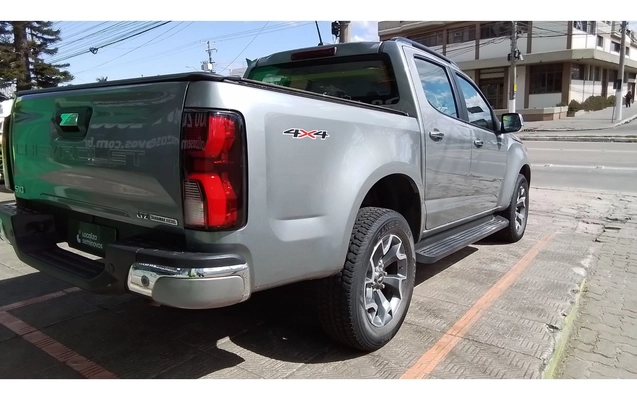 imagem-https://www.socarrao.com.br/sc-vehicle-images-prod/3936198/1789717140400-2_022939.jpg