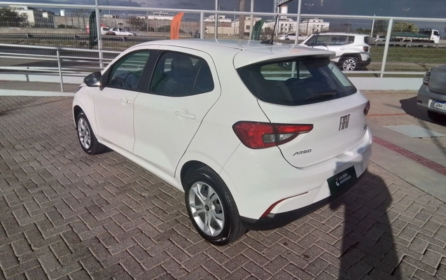 imagem-https://www.socarrao.com.br/sc-vehicle-images-prod/3937050/1789721008242-1_041052.jpg
