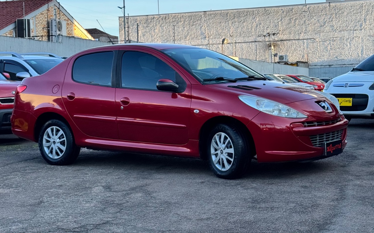 Peugeot 207 2012 Vermelho — foto 1 de 3