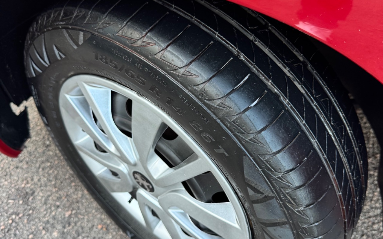 imagem-https://www.socarrao.com.br/sc-vehicle-images-prod/3937198/1789726219574-SU1HXzgwMzMuanBlZw.jpeg