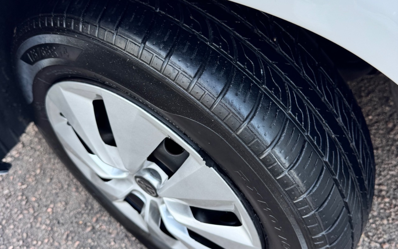 imagem-https://www.socarrao.com.br/sc-vehicle-images-prod/3937199/1789726363998-SU1HXzgwNDYuanBlZw.jpeg