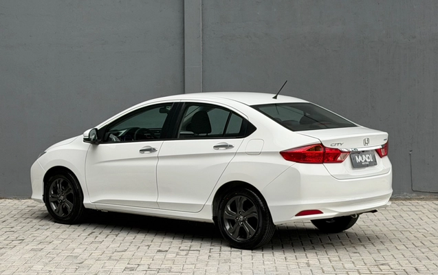 imagem-https://www.socarrao.com.br/sc-vehicle-images-prod/3937232/1789730736630-97a35c2c-60a7-477f-b7cc-38b21a17712c.jpg