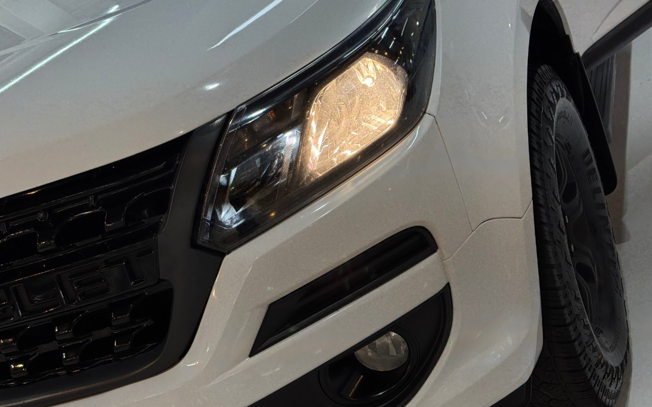 imagem-https://www.socarrao.com.br/sc-vehicle-images-prod/3937246/1789732195097-Q0hFVlJPTEVUIFMxMCBMVCBGRDJBIC0gMjAyMCAtIEJSQU5DTyAtIFFUTDJJNjYgKDIyKS5wbmc.png