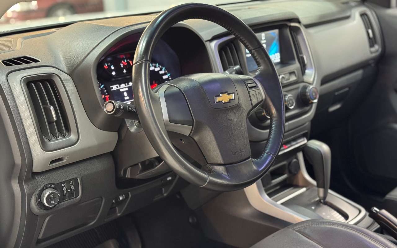 imagem-https://www.socarrao.com.br/sc-vehicle-images-prod/3937246/1789732195686-Q0hFVlJPTEVUIFMxMCBMVCBGRDJBIC0gMjAyMCAtIEJSQU5DTyAtIFFUTDJJNjYgKDE1KS5wbmc.png