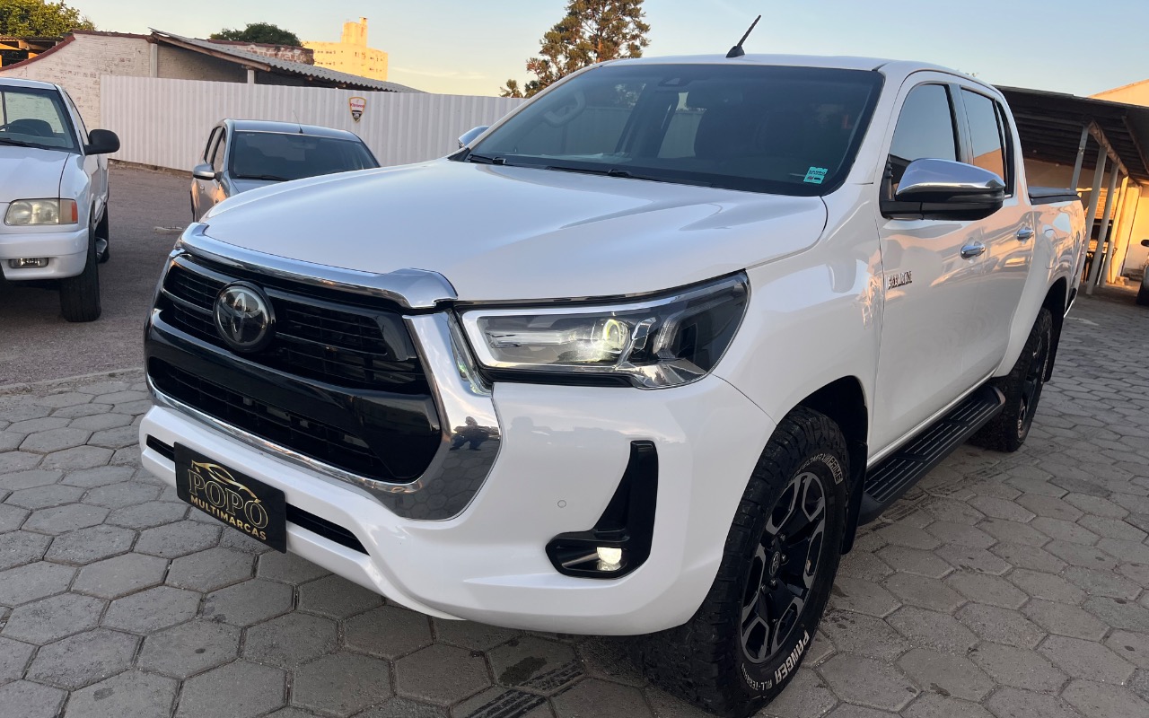 Toyota Hilux 2021 Branco — foto 1 de 3
