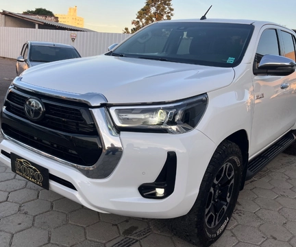 Toyota Hilux 2021 Branco — foto 1 de 3