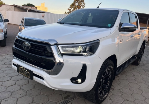 Toyota Hilux 2021 Branco — foto 1 de 3