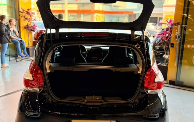 imagem-https://www.socarrao.com.br/sc-vehicle-images-prod/3937629/1789733533220-1080dc0c-0d9a-44ba-beb6-602003439d5c.jpg