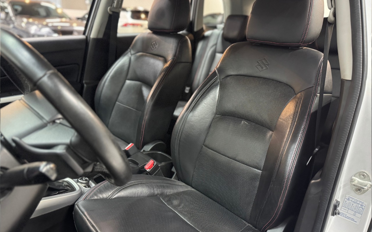 imagem-https://www.socarrao.com.br/sc-vehicle-images-prod/3937685/1789734655734-VklUQVJBIDRZT1UgQUFMTEdSSVAgMS42IC0gMjAxNyAtIFBSQVRBIC0gQkJLMjYyMyAoMTQpLnBuZw.png