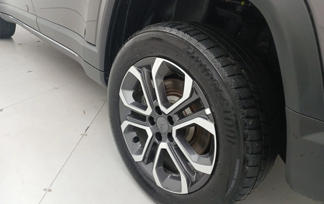 imagem-https://www.socarrao.com.br/sc-vehicle-images-prod/3937799/1789733809712-1_110944.jpg
