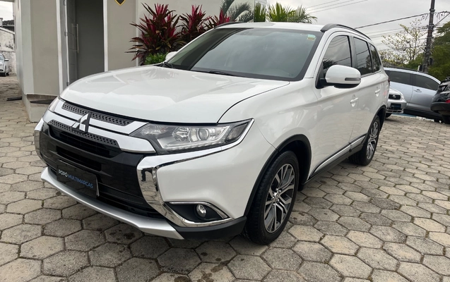 imagem-https://www.socarrao.com.br/sc-vehicle-images-prod/3937870/1789734123307-SU1HXzI5MzguanBlZw.jpeg
