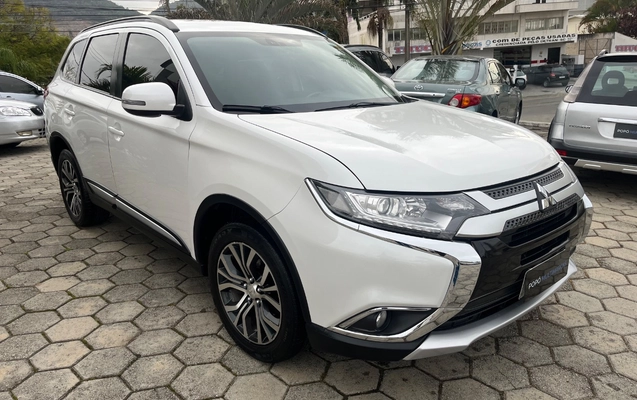 imagem-https://www.socarrao.com.br/sc-vehicle-images-prod/3937870/1789734123403-SU1HXzI5MzkuanBlZw.jpeg