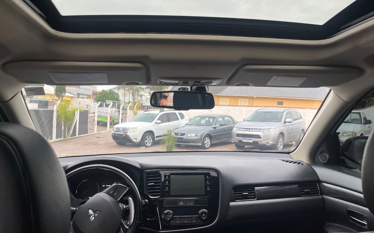 imagem-https://www.socarrao.com.br/sc-vehicle-images-prod/3937870/1789734123777-SU1HXzI5MzUuanBlZw.jpeg