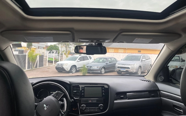 imagem-https://www.socarrao.com.br/sc-vehicle-images-prod/3937870/1789734123777-SU1HXzI5MzUuanBlZw.jpeg