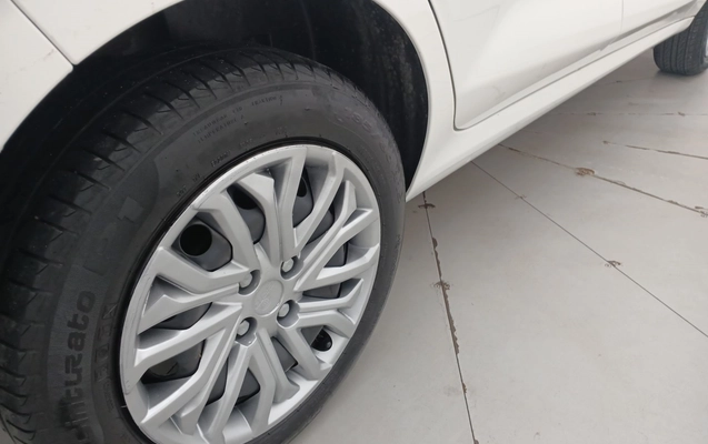 imagem-https://www.socarrao.com.br/sc-vehicle-images-prod/3938193/1789734805421-2_102405.jpg