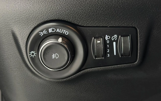 imagem-https://www.socarrao.com.br/sc-vehicle-images-prod/3938266/1789735029352-cd06b1559bf54738b3924205c5143e41_1789733785261.jpg