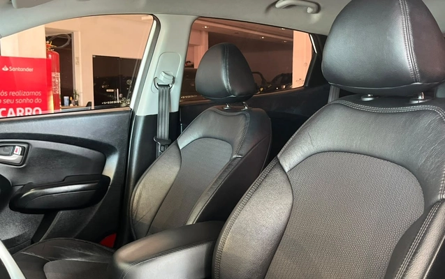 imagem-https://www.socarrao.com.br/sc-vehicle-images-prod/3939279/1789736759030-b1fbe1bff2654fed835ae9065645d56f_1789736648555.jpg