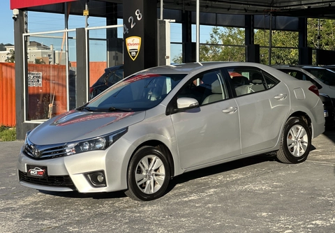 Toyota Corolla 2017 Prata — foto 1 de 3