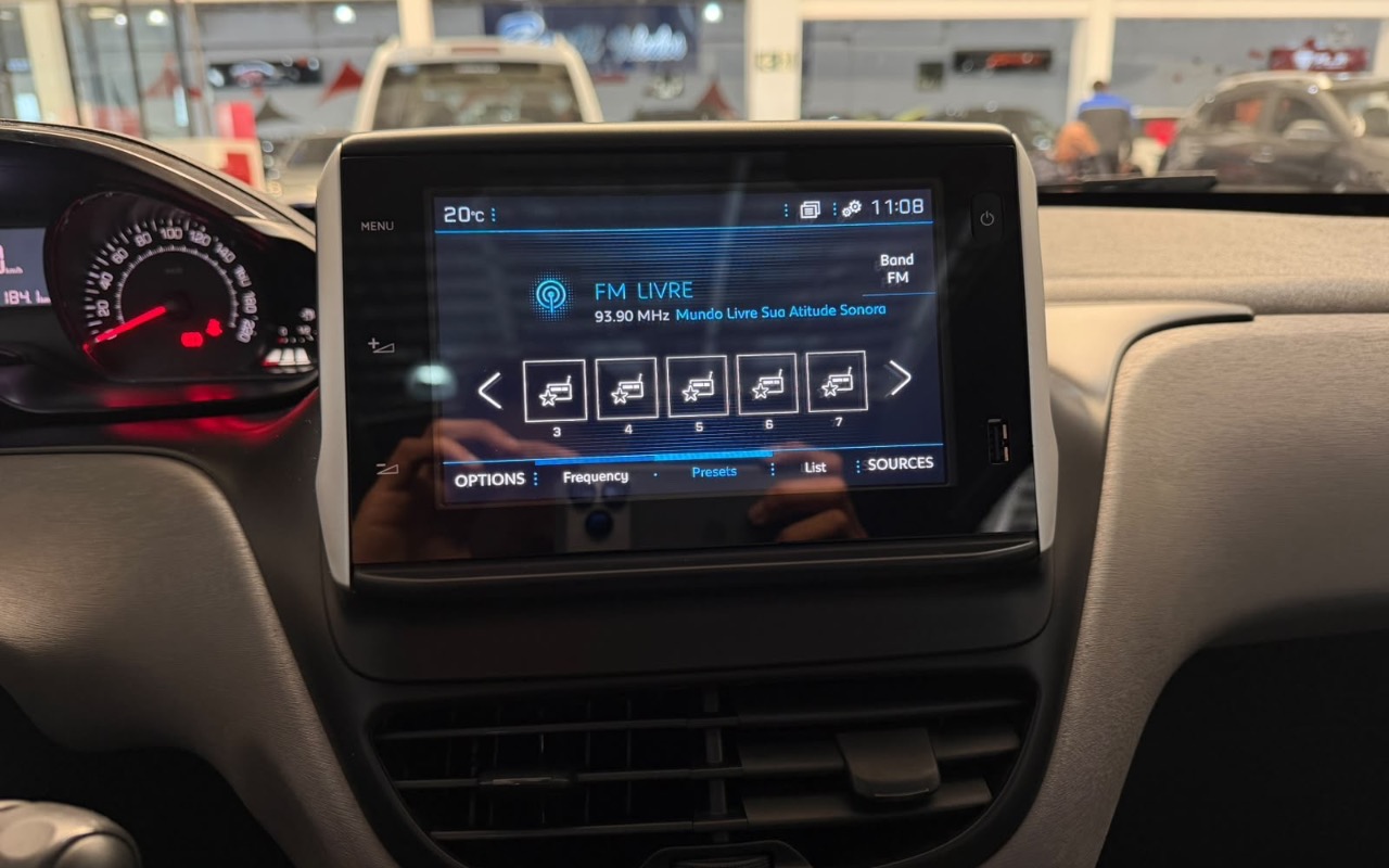 imagem-https://www.socarrao.com.br/sc-vehicle-images-prod/3939519/1789737475461-MDIzYzIzNTEtZGY2NS00NGJhLThlYWQtYmU4NmM3ZTliYWJmLmpwZWc.jpeg