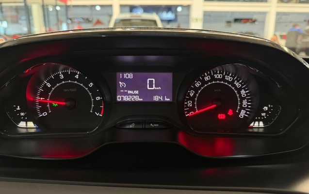 imagem-https://www.socarrao.com.br/sc-vehicle-images-prod/3939519/1789737475511-NzFiNDhlYTgtNGRkMS00NmRkLWExNjYtNTgxYTdjNzdjMjMxLmpwZWc.jpeg