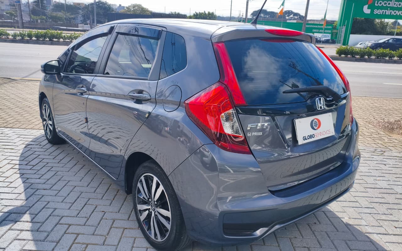 imagem-https://www.socarrao.com.br/sc-vehicle-images-prod/3939663/1789737644694-ZXggMDMuanBlZw.jpeg