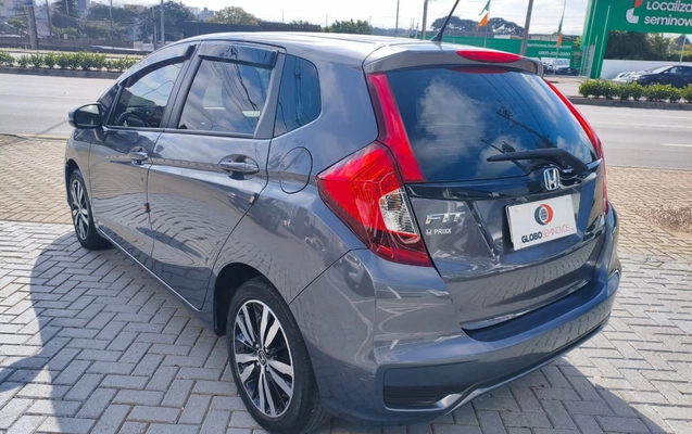 imagem-https://www.socarrao.com.br/sc-vehicle-images-prod/3939663/1789737644694-ZXggMDMuanBlZw.jpeg