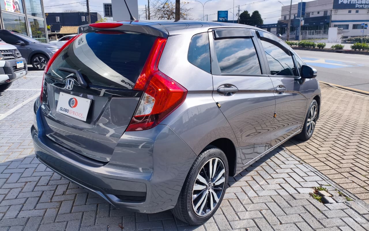 imagem-https://www.socarrao.com.br/sc-vehicle-images-prod/3939663/1789737644921-ZXggMDUuanBlZw.jpeg