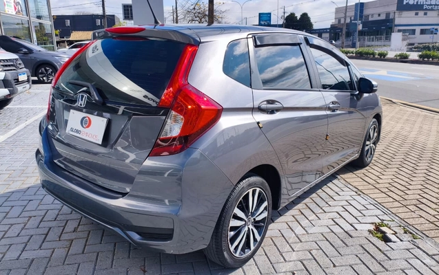 imagem-https://www.socarrao.com.br/sc-vehicle-images-prod/3939663/1789737644921-ZXggMDUuanBlZw.jpeg