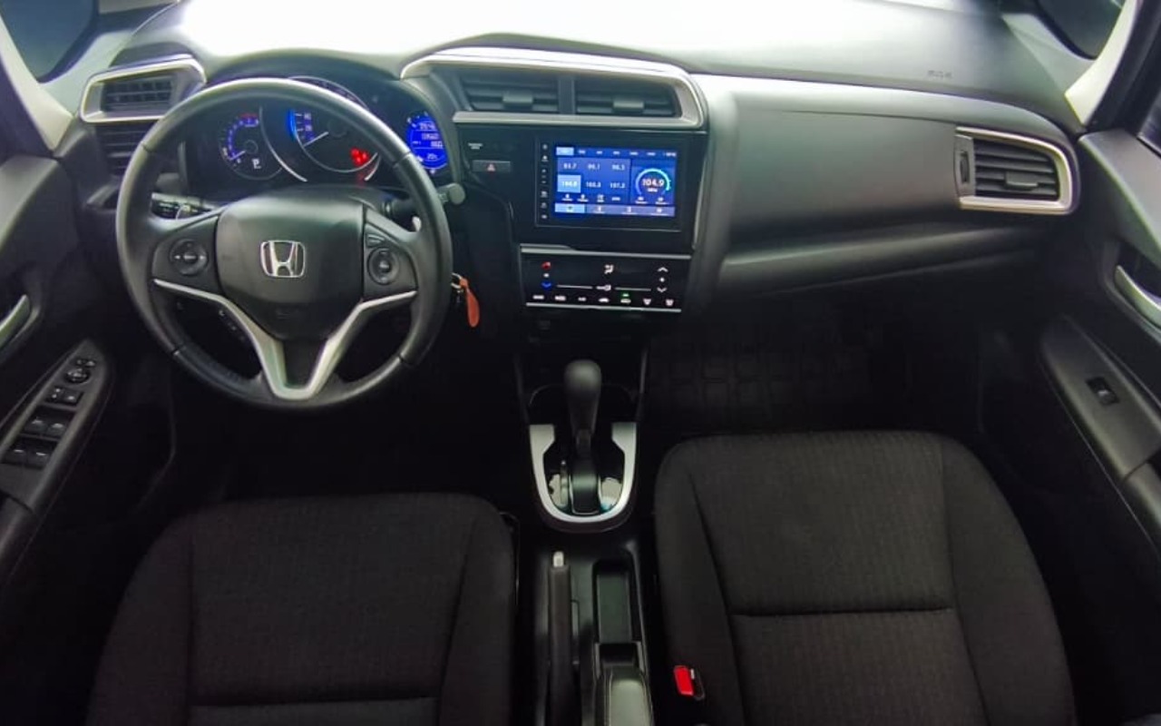 imagem-https://www.socarrao.com.br/sc-vehicle-images-prod/3939663/1789737645931-aW4gMDcuanBlZw.jpeg