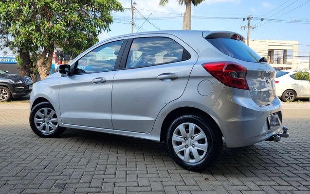 imagem-https://www.socarrao.com.br/sc-vehicle-images-prod/3939698/1789737683205-c7132338-c3a8-4a23-a2e0-aaad07c4f0fb.jpg