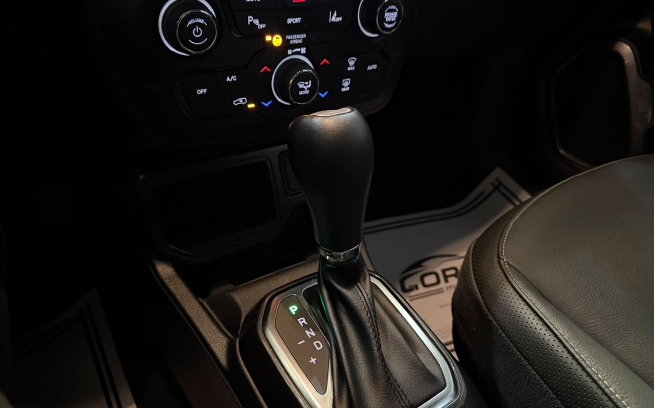imagem-https://www.socarrao.com.br/sc-vehicle-images-prod/3939895/1789738072956-NzBlYThkMGEtMDE5Ny00YmEyLWExMjUtMzYyMGZkNzgzZjFjLmpwZWc.jpeg