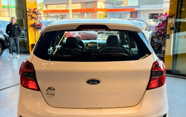 imagem-https://www.socarrao.com.br/sc-vehicle-images-prod/3939906/1789738178236-20037f18-7b56-448d-a18c-b1d24be1e090.jpg