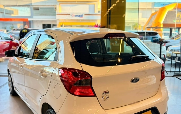 imagem-https://www.socarrao.com.br/sc-vehicle-images-prod/3939906/1789738178237-cc4f11cd-b927-4ee8-8bd9-cda54a5c8185.jpg