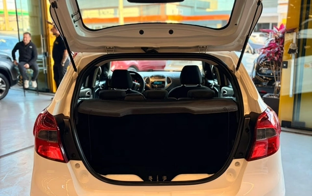 imagem-https://www.socarrao.com.br/sc-vehicle-images-prod/3939906/1789738178244-ca37288f-d7d6-4320-9fb7-0360c6d4dc94.jpg