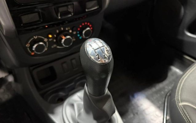 imagem-https://www.socarrao.com.br/sc-vehicle-images-prod/3939916/1789738276270-vehicle_image_1789738241_52906a3fd9c8a24a2ce28e53eb3fdac2.jpeg