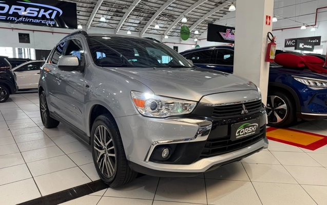 imagem-https://www.socarrao.com.br/sc-vehicle-images-prod/3940170/1789738623763-MTY1MzllZDYtMThmNC00NmMyLWI3ODctMDQ0MTJmYzBjMjVmLmpwZWc.jpeg