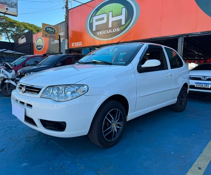Fiat Palio 2015 Branco — foto 1 de 3