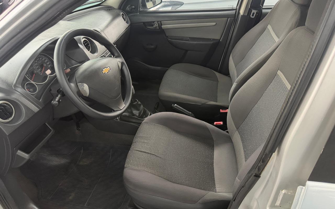 imagem-https://www.socarrao.com.br/sc-vehicle-images-prod/3940676/1789739777888-V2hhdHNBcHAgSW1hZ2UgMjAyNi0wOS0xOCBhdCAxMC41NC4yNSAoMykuanBlZw.jpeg
