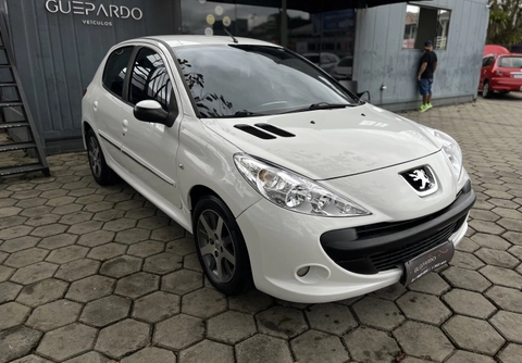 Peugeot 207 XR 1.4 Flex 8V 3p 2013 Branco — foto 1 de 3