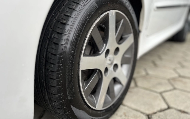 imagem-https://www.socarrao.com.br/sc-vehicle-images-prod/3940699/1789739873495-1_033711.jpg