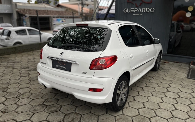 imagem-https://www.socarrao.com.br/sc-vehicle-images-prod/3940699/1789739873500-1_033717.jpg