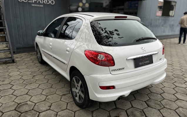 imagem-https://www.socarrao.com.br/sc-vehicle-images-prod/3940699/1789739873501-1_033719.jpg