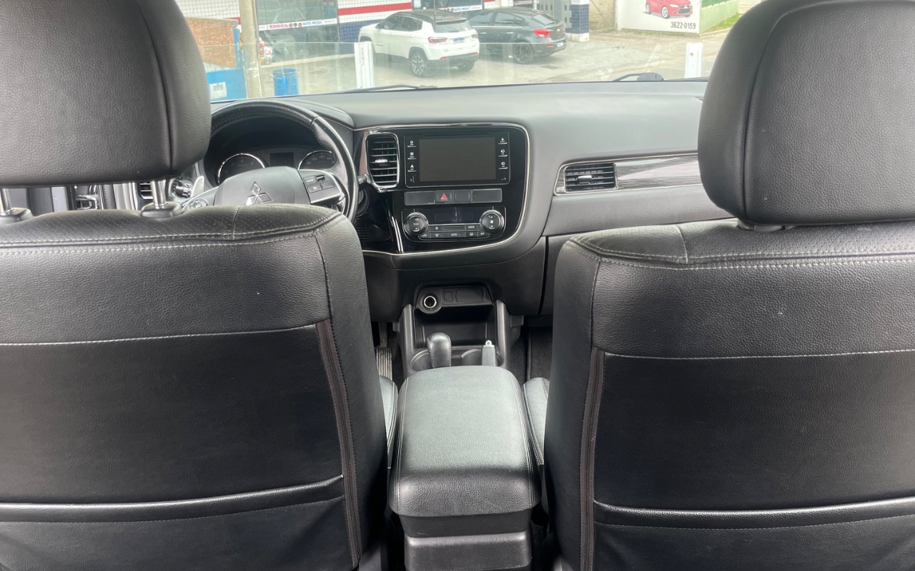 imagem-https://www.socarrao.com.br/sc-vehicle-images-prod/3940709/1789740132134-SU1HXzE3NzkuanBlZw.jpeg