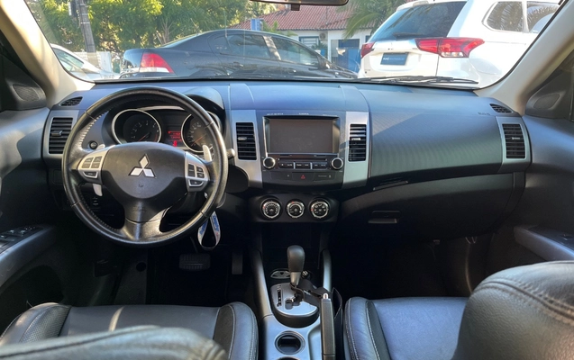 imagem-https://www.socarrao.com.br/sc-vehicle-images-prod/3940817/1789740614085-SU1HXzIxMDAuanBlZw.jpeg