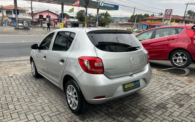 imagem-https://www.socarrao.com.br/sc-vehicle-images-prod/3940885/1789740351446-252a7d07-d2ac-4c4a-8855-964fdc577022.jpeg