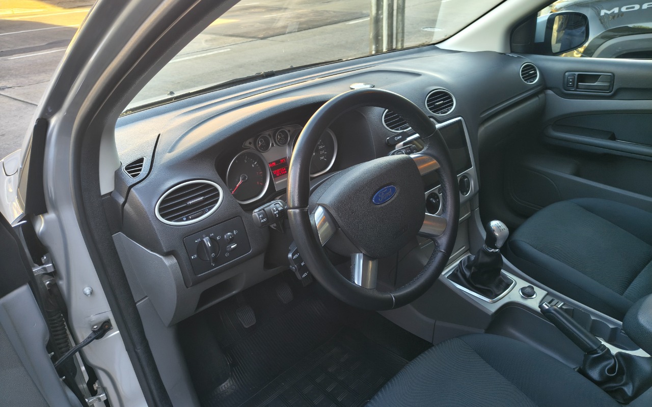 imagem-https://www.socarrao.com.br/sc-vehicle-images-prod/3941112/1789740865154-SU1HXzIwMjYwOTE3XzE2MjQxNTM4M19IRFIuanBn.jpg